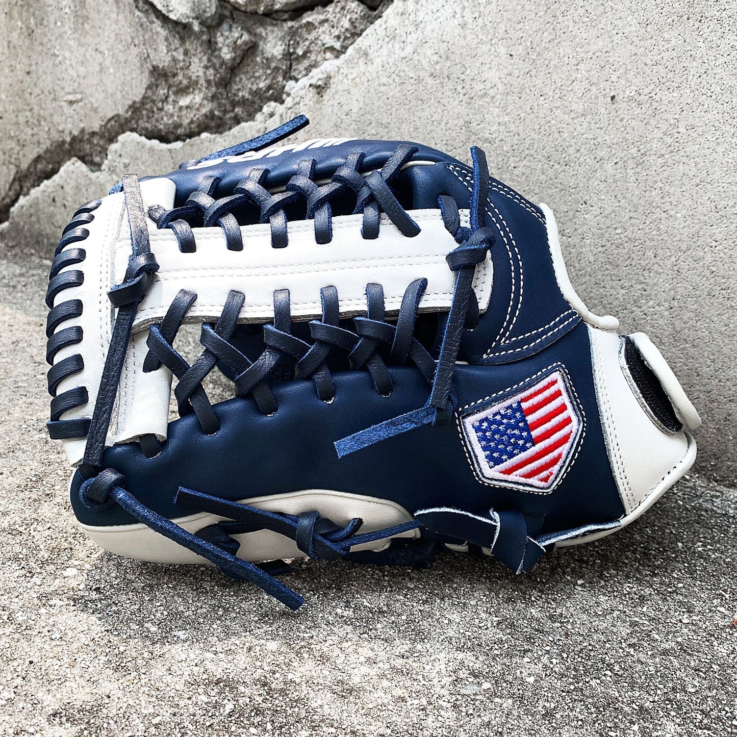 12" - Navy & White - Modified Trapeze Web