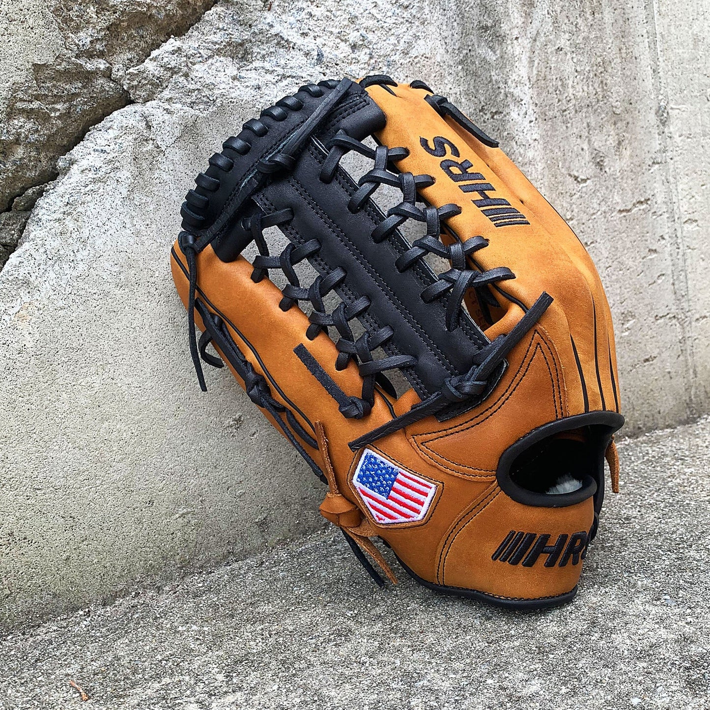 13" - Tan with Black Web - Modified Trap Web