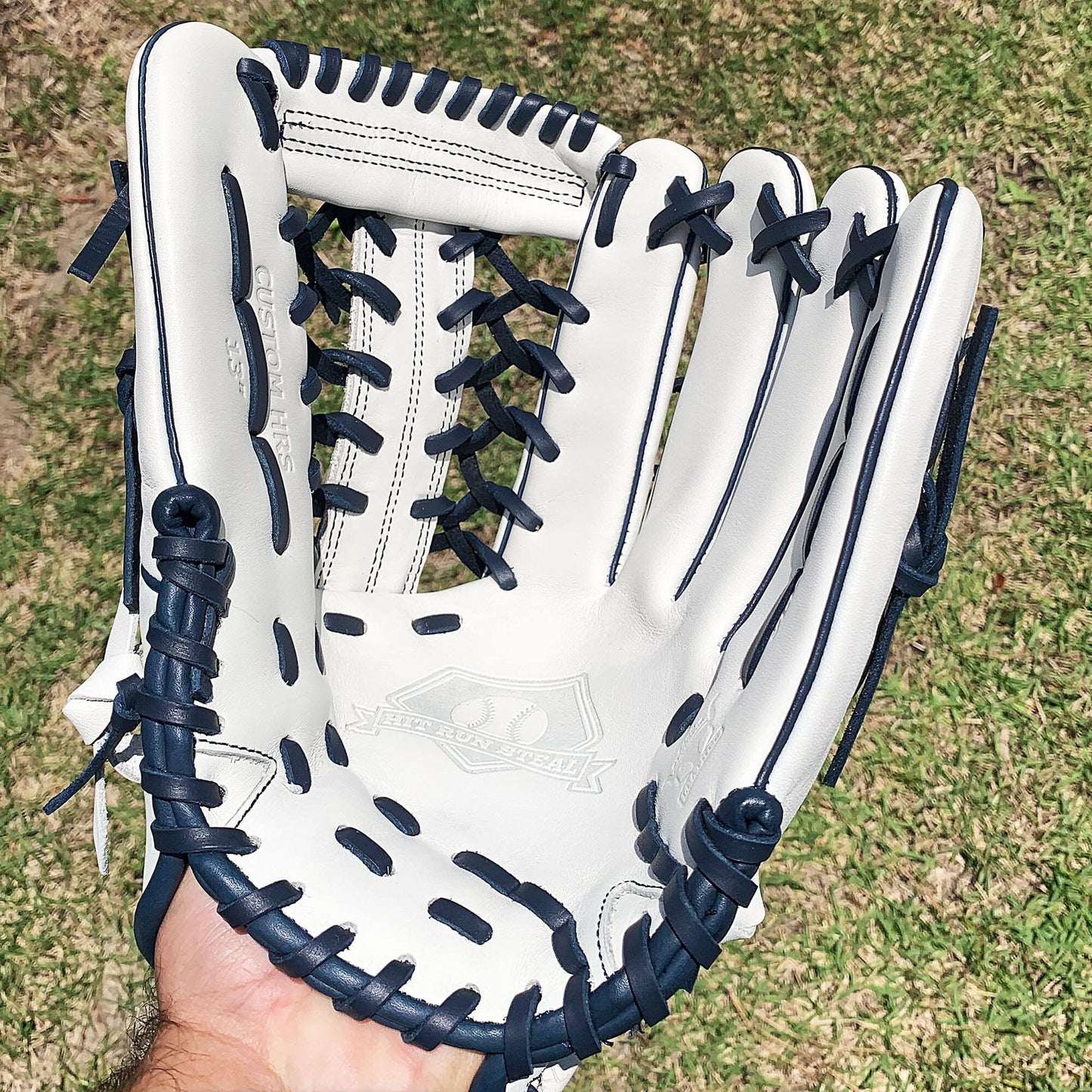 13" White & Navy - Modified Trap Web