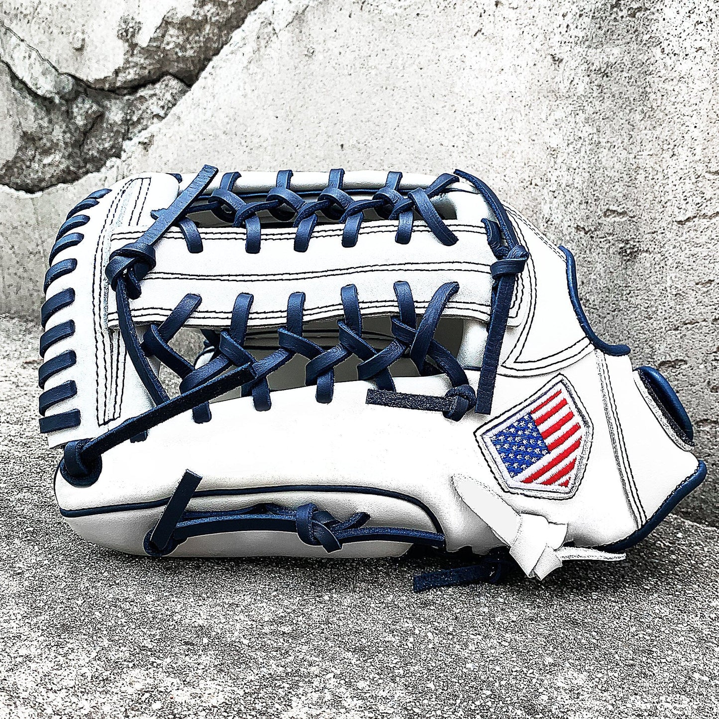 13" White & Navy - Modified Trap Web