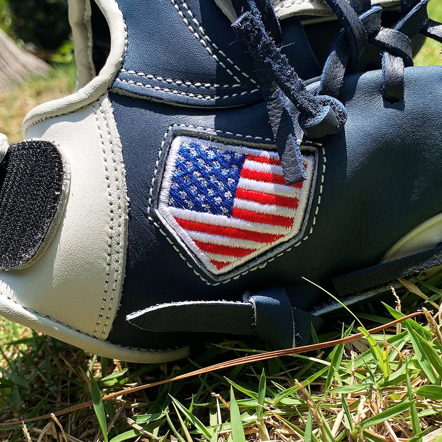 12" - Navy & White - Modified Trapeze Web