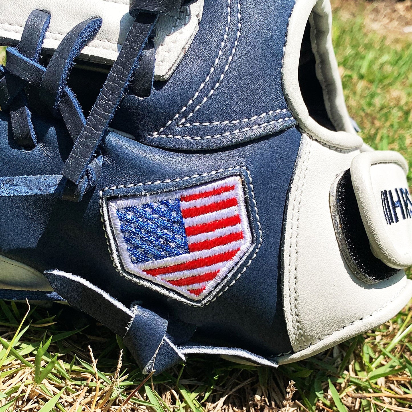 12" - Navy & White - Modified Trapeze Web