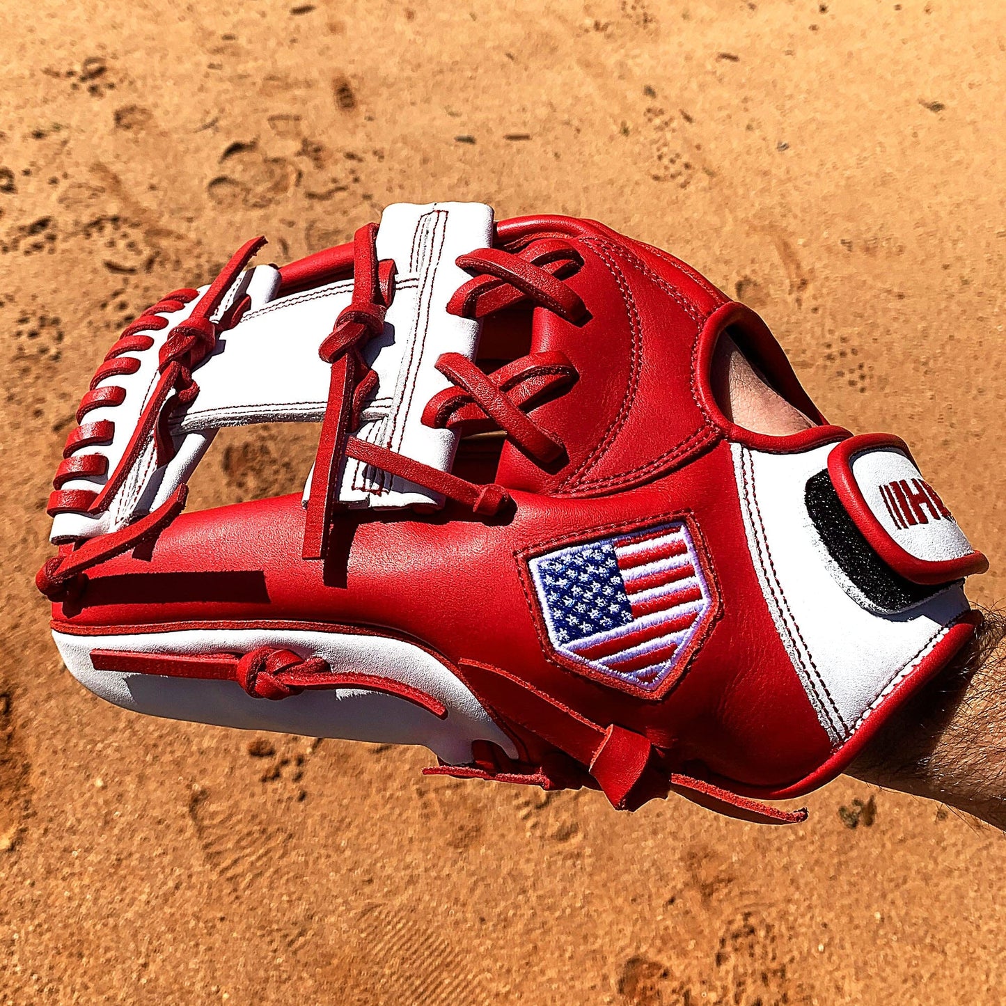 11.5" - Red and White - I Web