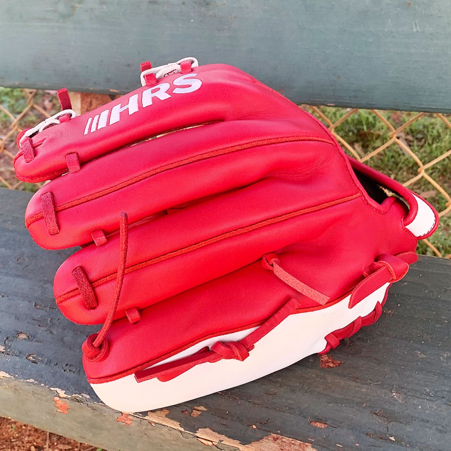 11.5" - Red and White - I Web