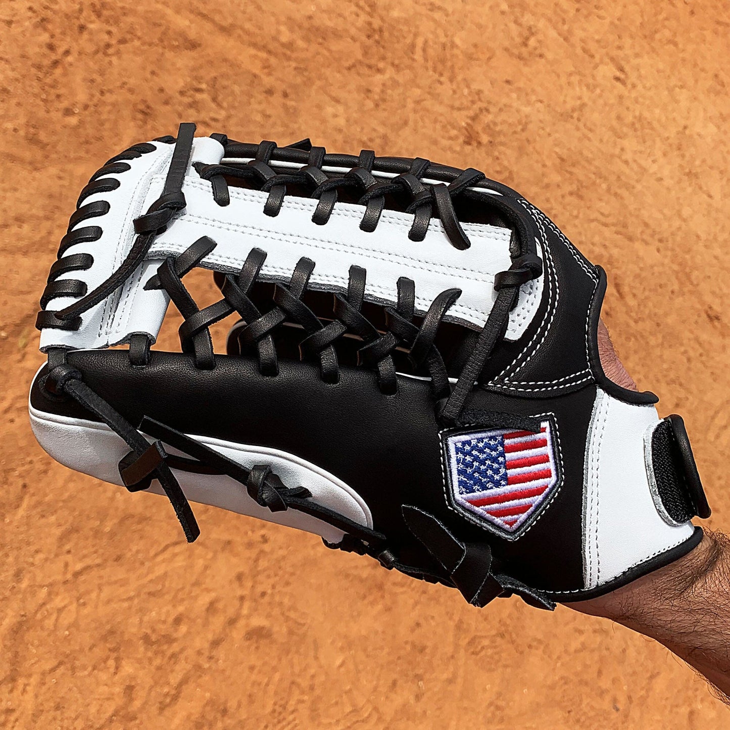 12.5" - Black and White - Modified Trap Web
