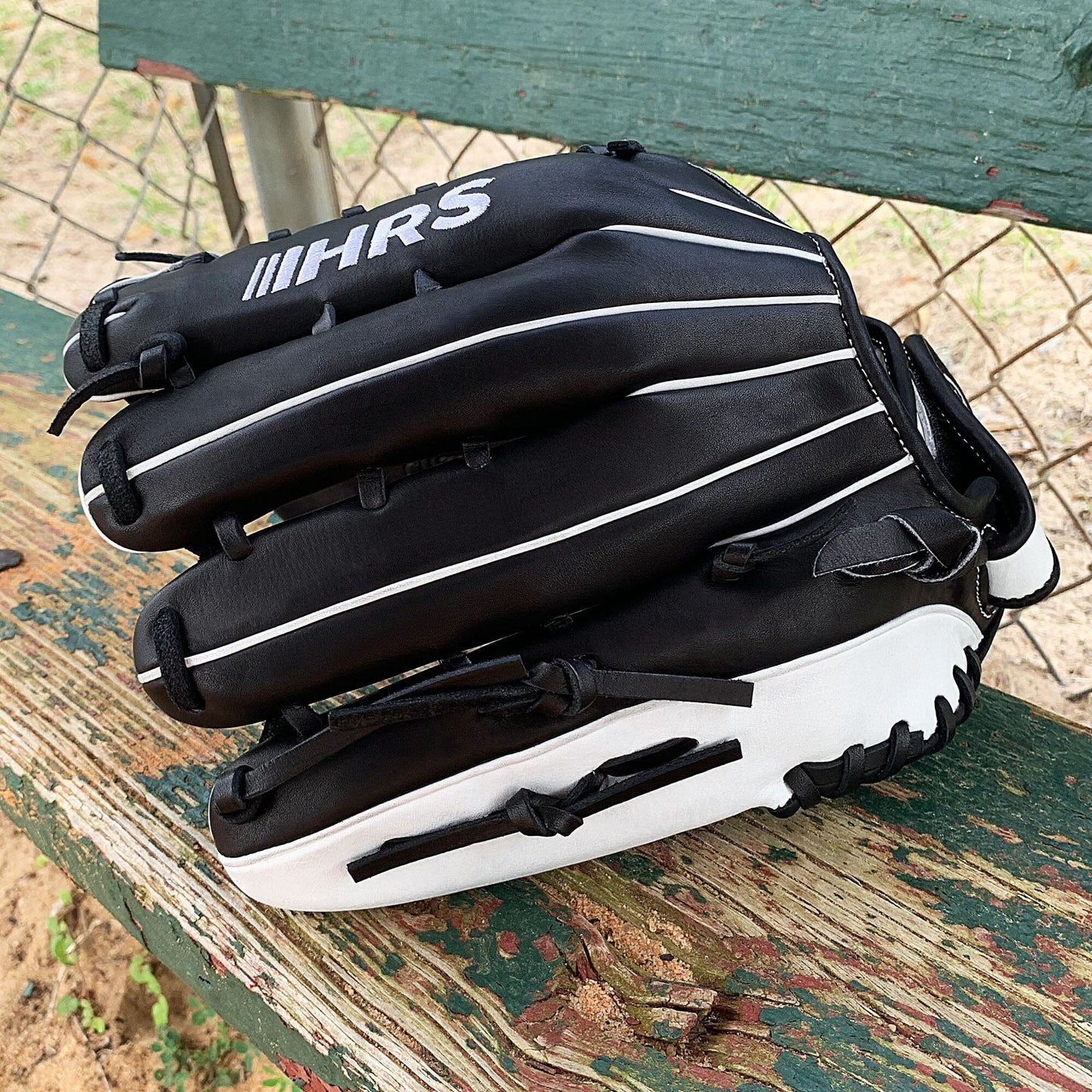 12.5" - Black and White - Modified Trap Web