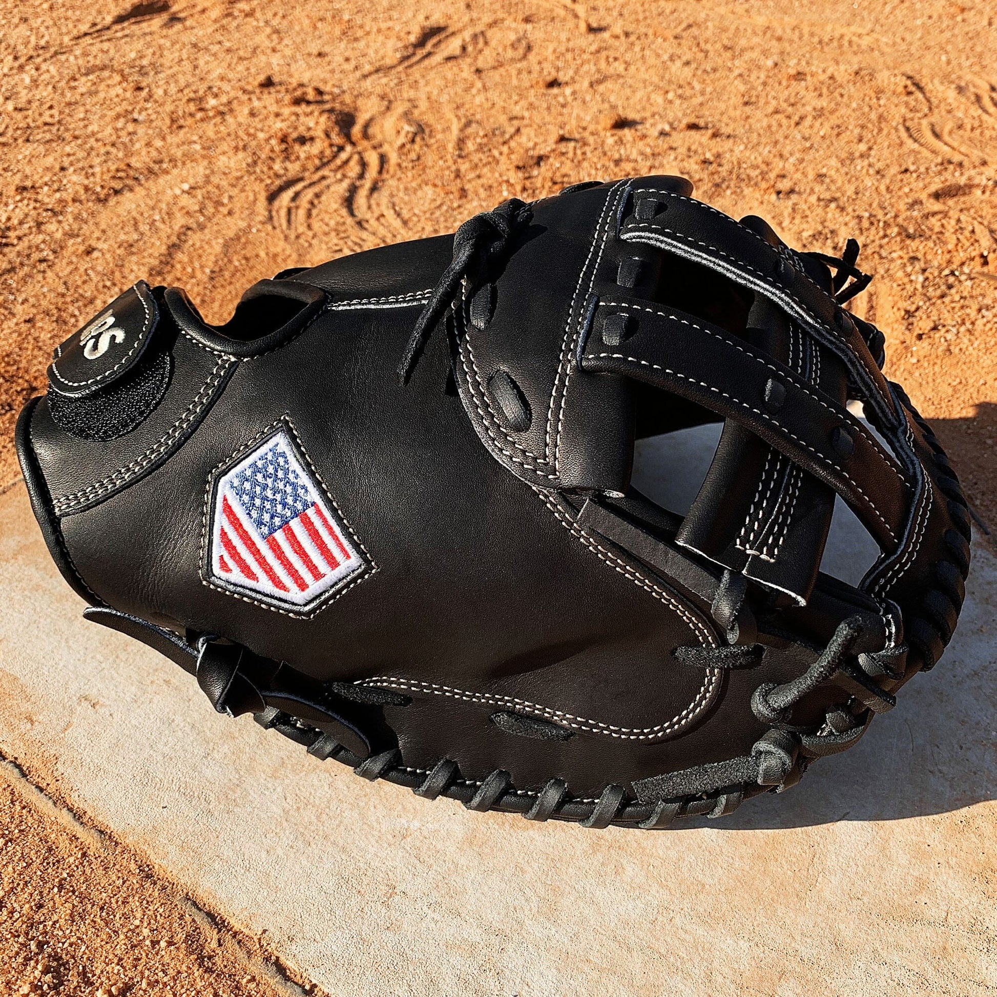 Top Quality Leather 34 inch Softball Catcher's Mitt: Hit Run Steal
